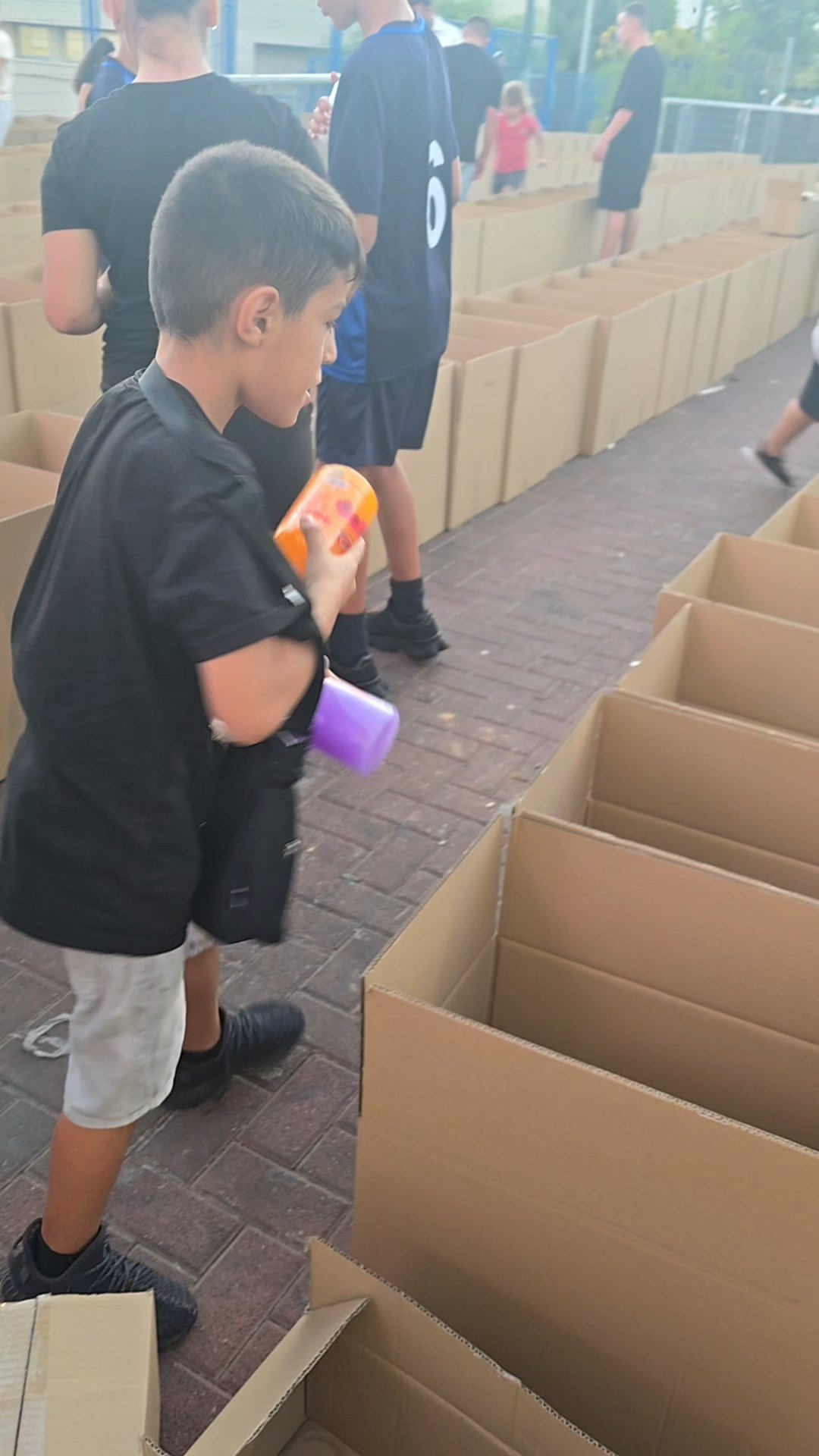 עזרתי בבית חבד 