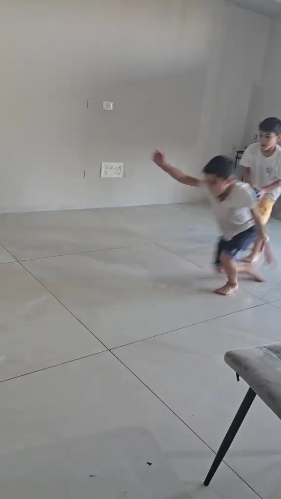 שוטפים בדרך שלנו את הבית 😅